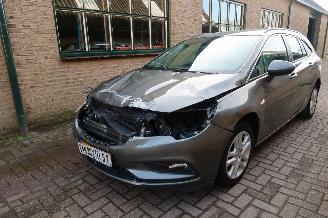 krockskadad bil auto Opel Astra Sport Tourer 1.0 Business+ 2018/3