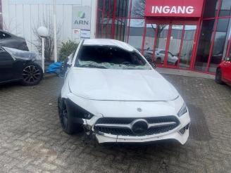 uszkodzony samochody osobowe Mercedes Cla-klasse CLA (118.3), Sedan, 2019 1.5 CLA-180d 2020/1