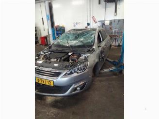 škoda osobní automobily Peugeot 308 308 SW (L4/L9/LC/LJ/LR), Combi 5-drs, 2014 / 2021 1.2 12V e-THP PureTech 130 2014/5