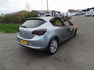 Damaged car Opel Astra 1.4 16v 2012/11