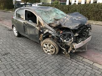 Unfallwagen Opel Corsa 1.2-16V Blitz 2014/6