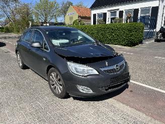 Salvage car Opel Astra 1.6 Turbo 2011/6