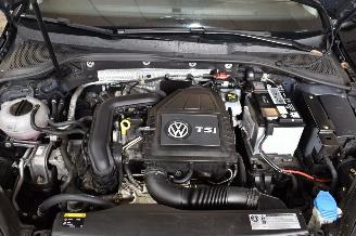 Volkswagen Golf 1.0 TSI Business Edition Connected picture 18
