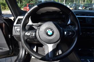 BMW 3-serie 318i Touring M Sport picture 13