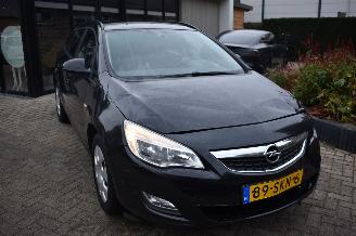 Unfallwagen Opel Astra SPORTS TOURER 2011/10