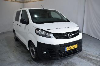 Salvage car Opel Vivaro-e L1H1 Edition 50 kWh 2022/1