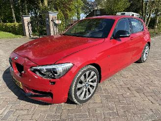 Voiture accidenté BMW 1-serie 118i Business Sport 125 Kw 2012/9