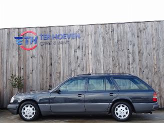 Auto incidentate Mercedes E-klasse E300 TDT Turbodiesel Automaat Schuifdak 105KW 1994/1