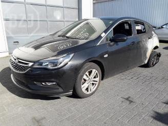 uszkodzony samochody osobowe Opel Astra Astra K, Hatchback 5-drs, 2015 / 2022 1.4 Turbo 16V 2017/10
