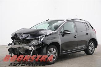 uszkodzony samochody osobowe Peugeot 2008 2008 (CU), MPV, 2013 / 2019 1.2 12V e-THP PureTech 110 2019/8