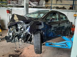 uszkodzony samochody osobowe Peugeot 208  2015/8