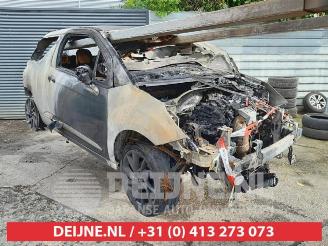 Damaged car Citroën DS3 DS 3, Hatchback, 2015 / 2019 1.2 12V PureTech 110 S&S 2016/12