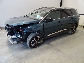 Damaged car Peugeot 5008 1.5 HDI AUTOMAAT 2020/7