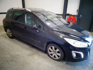 Peugeot 308 SW 1.6 HDI picture 1
