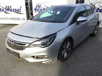 Damaged car Opel Astra 1.4 2017/2