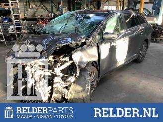 damaged commercial vehicles Toyota Avensis Avensis Wagon (T27), Combi, 2008 / 2018 1.6 16V D-4D 2015/6
