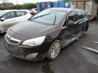 Auto incidentate Opel Astra  2013/1