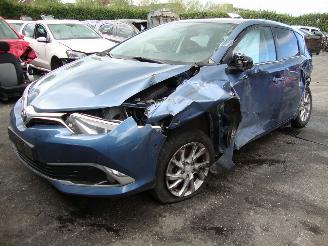 Damaged car Toyota Auris  2015/1