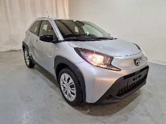 Salvage car Toyota Aygo X 1.0 IMT Pulse 5Drs 54kW Airco 2023/11