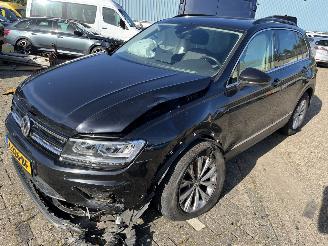 dommages motocyclettes  Volkswagen Tiguan 1.5 TSI Highline  Automaat 2020/8