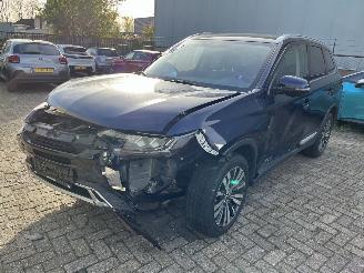 Vaurioauto  commercial vehicles Mitsubishi Outlander 2.0 Limited Automaat 2WD 2019/10
