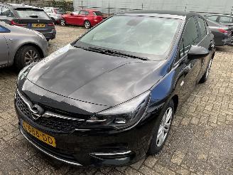 Salvage car Opel Astra 1.2 Edition   HB 2021/4