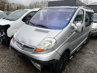 uszkodzony samochody osobowe Opel Vivaro 2.5 CDTI  Automaat  Dubbel Cabine 2006/5