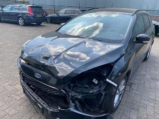 Auto incidentate Ford Focus Wagon 1.0 2017/12