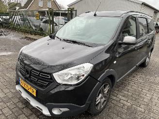 Damaged car Dacia Lodgy 1.3 TCe Stepway  7 persoons 2021/3