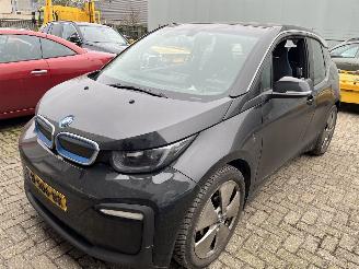 Schadeauto BMW i3 125 KW / 42,2 kWh   120 Ah  Automaat 2019/12