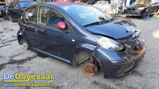 uszkodzony samochody ciężarowe Toyota Aygo Aygo (B10), Hatchback, 2005 / 2014 1.0 12V VVT-i 2005/12