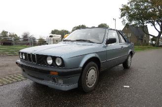 uszkodzony samochody osobowe BMW 3-serie 318 I BAUR TC 1987/12