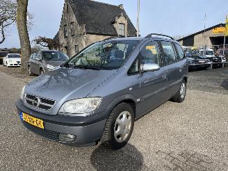 danneggiata veicoli commerciali Opel Zafira -A 1.6i-16V Comfort, 7 PERSOONS, AIRCO 2003/12