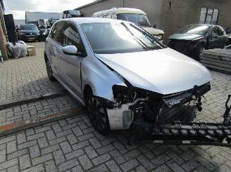 Coche accidentado Volkswagen Polo 6R 2014/5