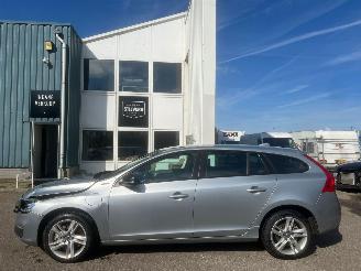  Volvo V-60 2.4 D5 TWIN ENGINE AUTOMAAT BJ 2016 2016/12