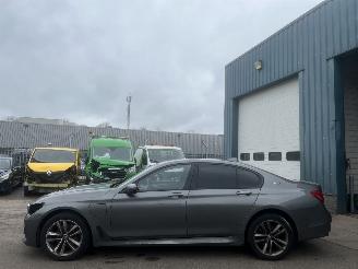 uszkodzony samochody osobowe BMW 7-serie 740 IPERFORMANCE HIGH EXECUTIVE BJ 2017 125000 KM 2017/9