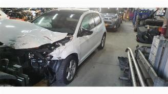 Damaged car Volkswagen Golf Golf VII (AUA), Hatchback, 2012 / 2021 1.6 TDI 16V 2014/10