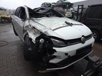 dañado coche sin carnet Volkswagen Golf Golf VII (AUA), Hatchback, 2012 / 2021 2.0 R 4Motion 16V 2018/4