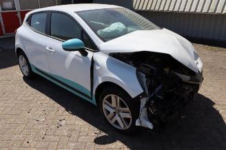 uszkodzony samochody osobowe Renault Clio Clio V (RJAB), Hatchback 5-drs, 2019 1.0 TCe 100 12V Bi-Fuel 2022/5