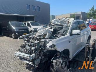 Damaged car Mitsubishi Outlander  2020/2