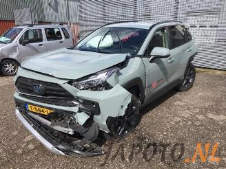 Damaged car Toyota Rav-4 RAV4 (A5), Terreinwagen, 2018 2.5 Hybrid 16V AWD 2023/7
