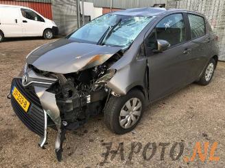 Coche accidentado Toyota Yaris Yaris III (P13), Hatchback, 2010 / 2020 1.0 12V VVT-i 2016/5