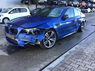 damaged passenger cars BMW M5  2013/9