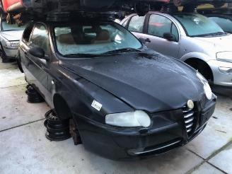 Coche accidentado Alfa Romeo 147 147 (937), Hatchback, 2000 / 2010 1.6 Twin Spark 16V 2003/5