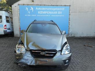 uszkodzony samochody osobowe Kia Carens Carens III (FG) MPV 2.0i CVVT 16V (G4KA) [106kW]  (09-2006/03-2013) 2010/8