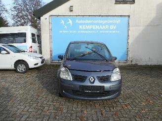 Schade bestelwagen Renault Modus Modus/Grand Modus (JP) MPV 1.5 dCi 85 (K9K-760(Euro 4)) [63kW]  (12-20=
04/12-2012) 2010/12