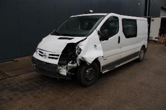 damaged commercial vehicles Nissan Primastar 2.0 dCi L2H1 Optima dubbele cabine airco export marge 2015/1