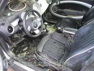 Mini Mini Mini (R56) Hatchback 1.6 16V Cooper S (N14-B16A) [128kW]  (10-2006/02-=
2010) picture 10