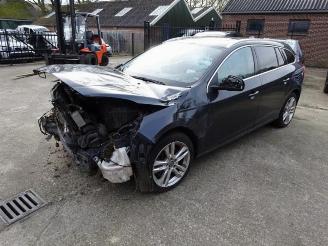 škoda osobní automobily Volvo V-60 V60 I (FW/GW), Combi, 2010 / 2018 2.4 D5 20V Autom. 2012/1