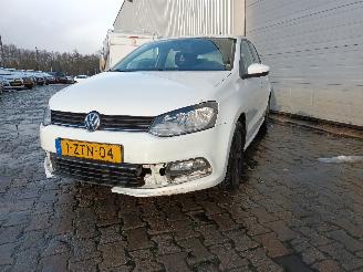 Voiture accidenté Volkswagen Polo Polo V (6R) Hatchback 1.2 TSI 16V BlueMotion Technology (CJZC(Euro 6))=
 [66kW]  (02-2014/10-2017) 2015/3